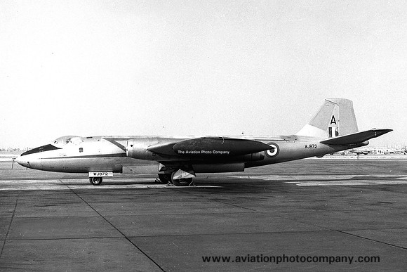 RAF English Electric Canberra T.4 WJ872/A at RAF Luqa