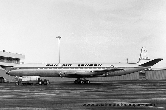 Dan Air London De Havilland Comet 4 G-APDG at Newcastle Woolsington (1971)