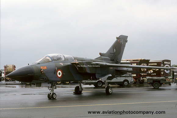 Italian Air Force TTTE Panavia Tornado MM55002/I-42 at IAT Fairford (1987)