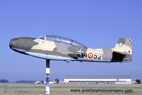 Spanish Air Force Hispano HA.200D Saeta A.10B-52/214-52 displayed at Moron de la Frontera (1987)