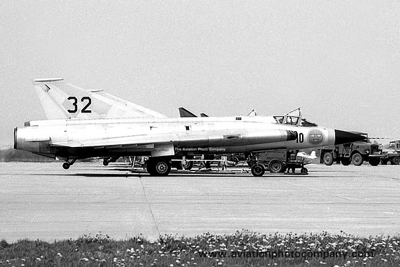 Swedish Air Force F10 SAAB J-35D Draken 35383/32 (1967)