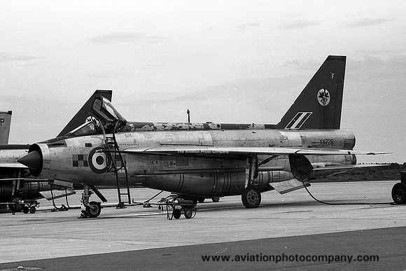 RAF 92 Squadron English Electric Lightning F.2A XN728/F (1970)