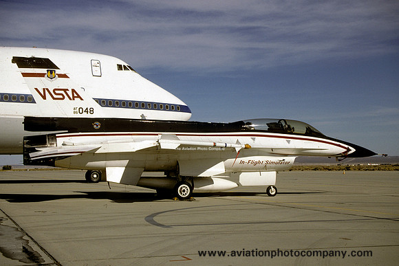 USAF 412 TW General Dynamics F-16D VISTA 86-0048 at Edwards AFB (2000)