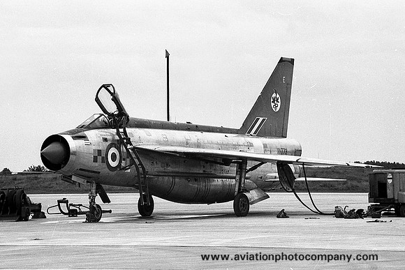 RAF 92 Squadron English Electric Lightning F.2A XN773/E (1970)