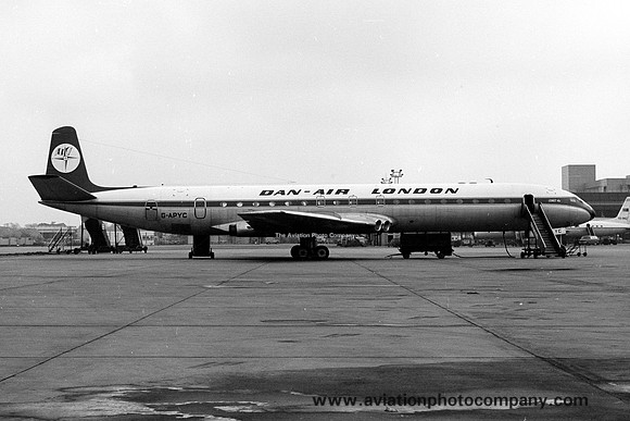 Dan Air London De Havilland Comet 4C G-APYC (1976)