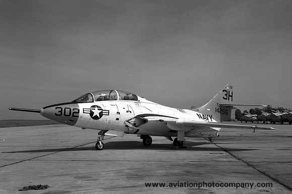 US Navy VT-23 Grumman TF-9J Cougar 142516/3H-302