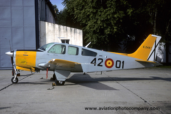 Spanish Air Force Ala 42 Beech F33C Bonanza E.24A-1/42-01 (1988)