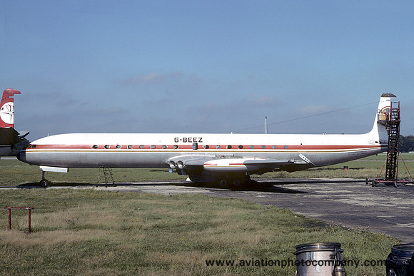 De Havilland Comet 4 G-BEEZ stored at Lasham (1977)