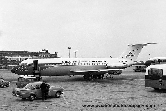 Braniff International Airways BAC 111-203AE G-ASUF at London Heathrow (1965)