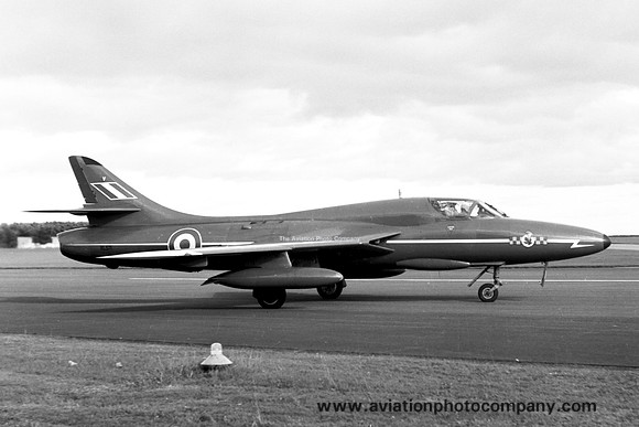 RAF 92 Squadron Hawker Hunter T.7 XL571/V