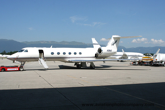 Gulfstream V N38NZ at Geneva (2008)
