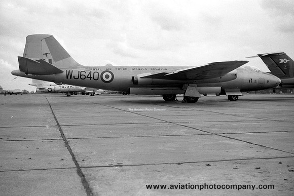 RAF 51 Squadron English Electric Canberra B.2 WJ640 (1960)