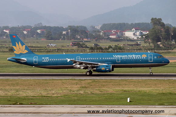 Vietnam Airlines Airbus A321-200 VN-A396 (2015)