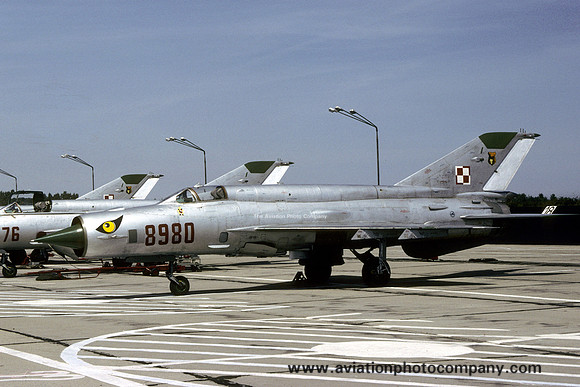 Polish Navy 1 DLMW Mikoyan MiG-21bis 8980 (1998)