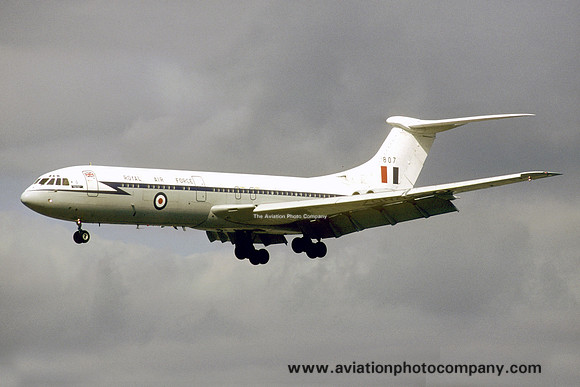RAF 10 Squadron Vickers VC-10 C.1 XR807 (1985)