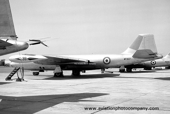RAF 39 Squadron English Electric Canberra PR.3 WF927 (1962)
