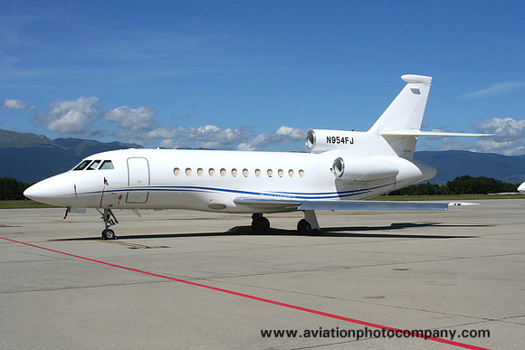 Dassault Falcon 900 N954FJ at Geneva (2008)