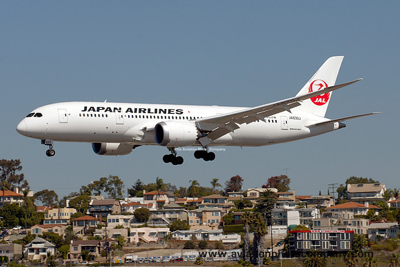 Japan Airlines Boeing 787-8 JA830J at San Diego IAP (2013)