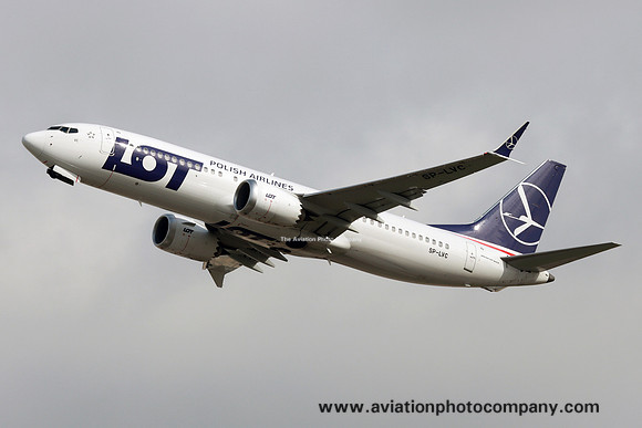 LOT Polish Airlines Boeing 737-8 SP-LVC (2022)