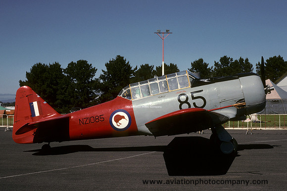 RNZAF North American AT-6D-NT Texan NZ1085 (1988)