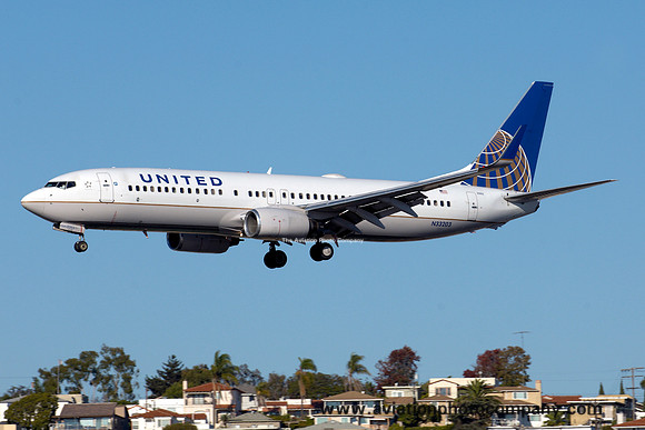 United Boeing 737-800 N33203 at San Diego IAP (2013)