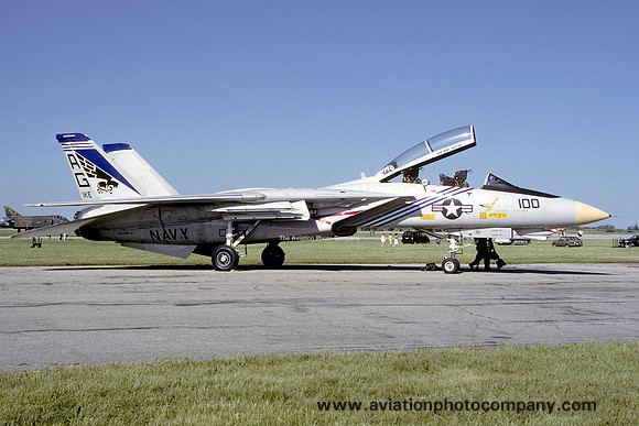 US Navy VF-143 Grumman F-14A Tomcat 161425/AG-100 (1985)