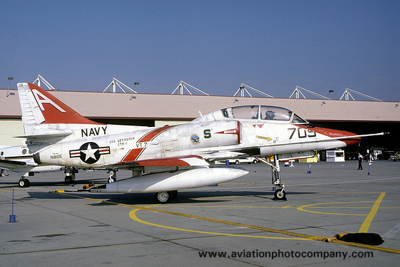 US Navy VT-7 Douglas TA-4J 158105/A-705 (1982)