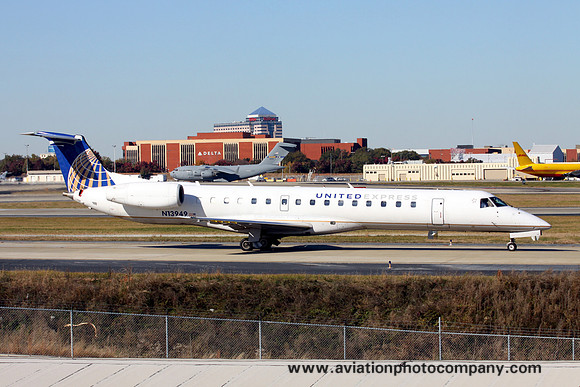 United Express Embraer EMB-145 N13949 at Atlanta (2013)