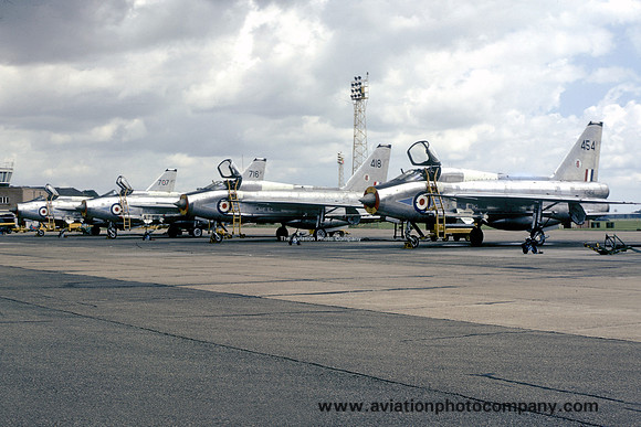 RAF 226 OCU English Electric Lightning T.5 XS454 (1974)