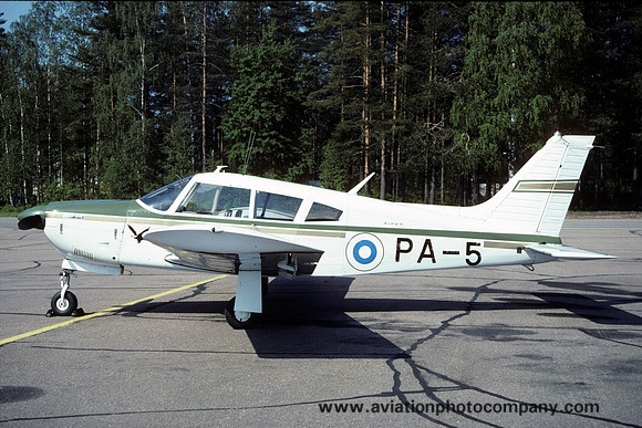 Finnish Air Force Piper PA-28R-200 Cherokee Arrow PA-5 (1995)