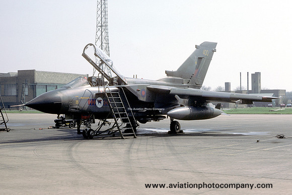 RAF TWCU 45 Squadron Panavia Tornado GR.1 ZA400 (1985)