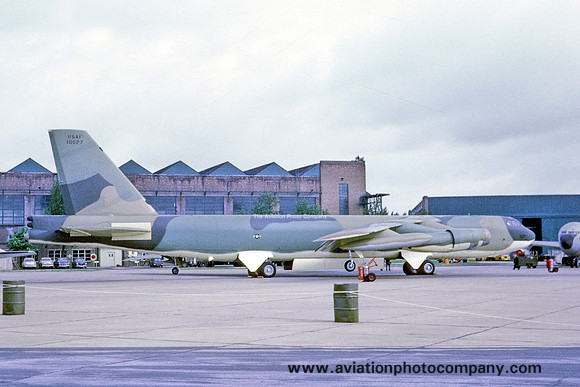 USAF Boeing B-52H 61-0027 at RAF Mildenhall (1969)