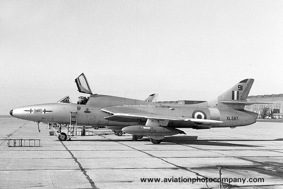 RAF 229 OCU 145 Squadron Hawker Hunter T.7 XL587/91 (1961)