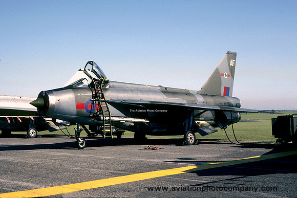RAF 5 Squadron English Electric Lightning F.6 XR758/AF (1982)