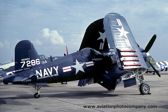 Confederate Air Force Chance-Vought F4U-4 Corsair N5215V/97286 (1978)