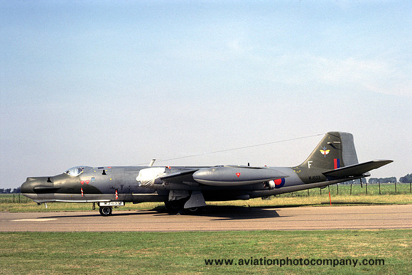 RAF 360 Squadron English Electric Canberra T.17 WJ633/F (1981)