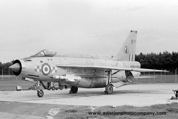 RAF 19 Squadron English Electric Lightning F.2A XN771/P (1970)