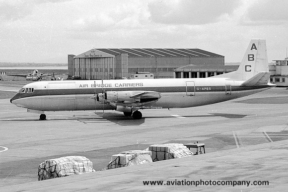 Air Bridge Carriers Vickers Vanguard G-APES at Shannon (1976)