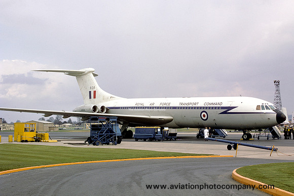 RAF 10 Squadron Vickers VC-10 XR808 (1967)