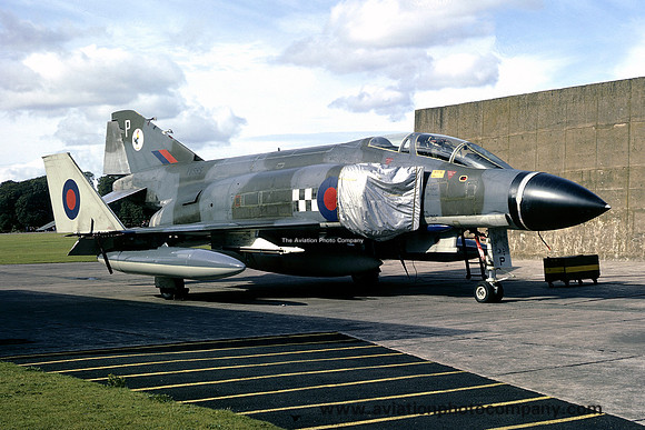 RAF 43 Squadron McDonnell F-4K Phantom FG.1 XV585/P (1974)