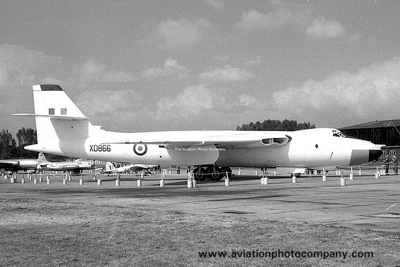 RAF 138 Squadron Vickers Valiant B(K).1 XD866 at RAF Tangmere (1959)