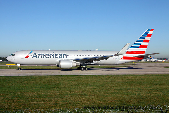 American Airlines Boeing 767-300 N372AA at Manchester (2013)