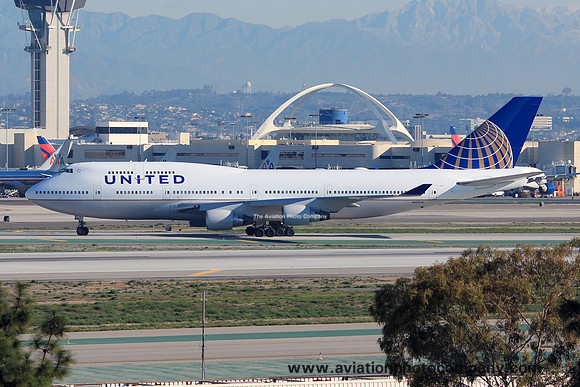 United Boeing 747-400 N104UA at Los Angeles IAP (2013)