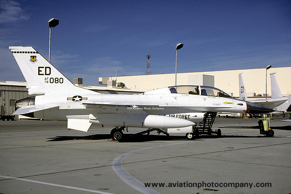 USAF 412 TW General Dynamics F-16B 78-0080/ED at Edwards AFB (2000)
