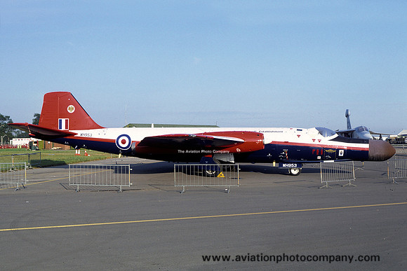 Royal Aircraft Establishment Beford English Electric Canberra B.6 WH953 (1985)