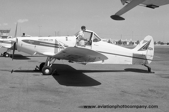 ADS Aerial Piper PA-25-235 Pawnee G-ARZH (1963)
