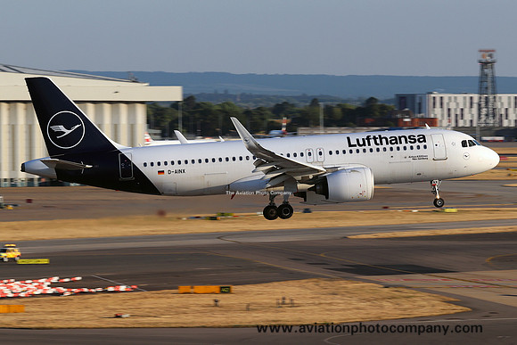 Lufthansa Airbus A320-271N D-AINX at London Heathrow (2022)