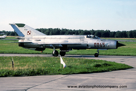 Polish Air Force 9 PLM Mikoyan MiG-21bis 0845 (1994)