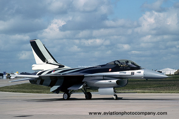 Dutch Air Force GD F-16AM Fighting Falcon J-016 at RIAT Fairford (2004)