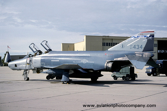 USAF California ANG 196 TRS McDonnell RF-4C Phantom 67-0434 (1991)